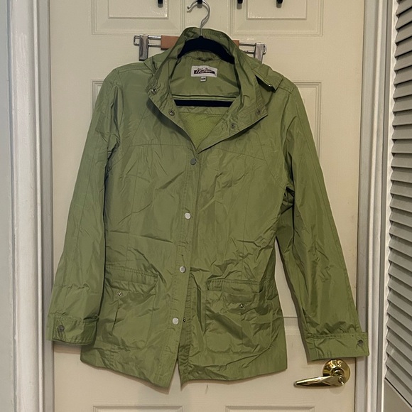 Women’s Green Raincoat/Windbreaker - Picture 1 of 5